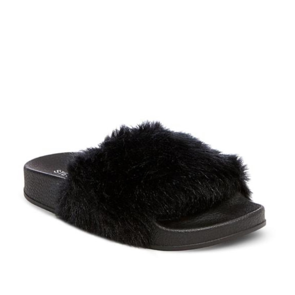 Steve Madden fluffy slides